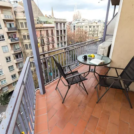 Heart Of The City Sunny With Iconic Terrace View Apartment Barcelona