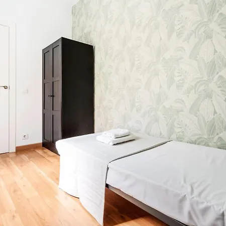 Sunny 3br For 4 Iconic Terrace Views