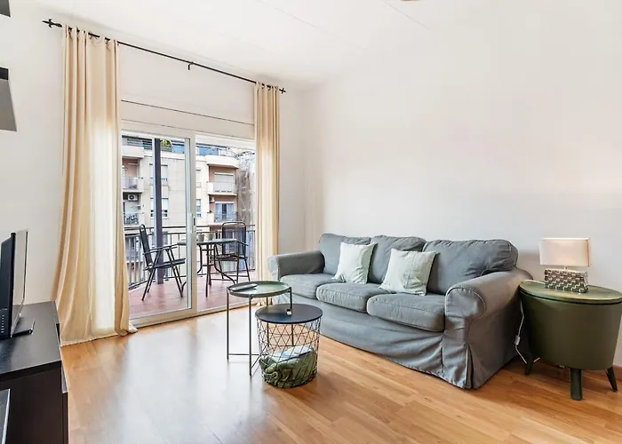 Sunny 3br For 4 Iconic Terrace Views Barselona