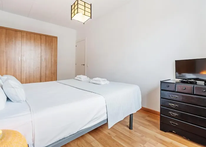 Sunny 3br For 4 Iconic Terrace Views